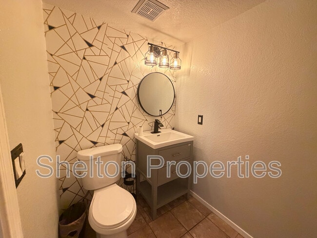 Photo - 18833 N 43rd Pl