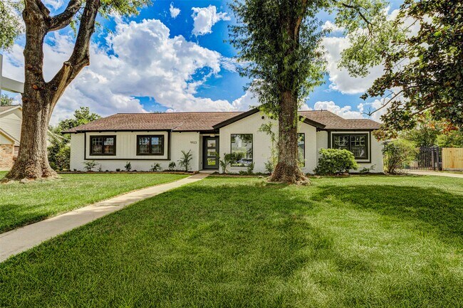 Photo - 9923 Emnora Ln