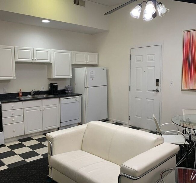 Photo - 10 N Tenth St Unit Apt 202