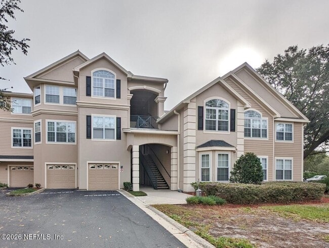 Building Photo - 13810 Sutton Park Dr N Unit 135