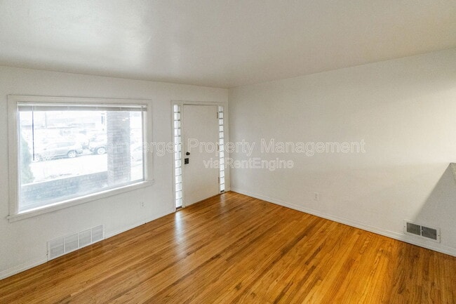 Photo - 11 E Rich Ave Unit 2