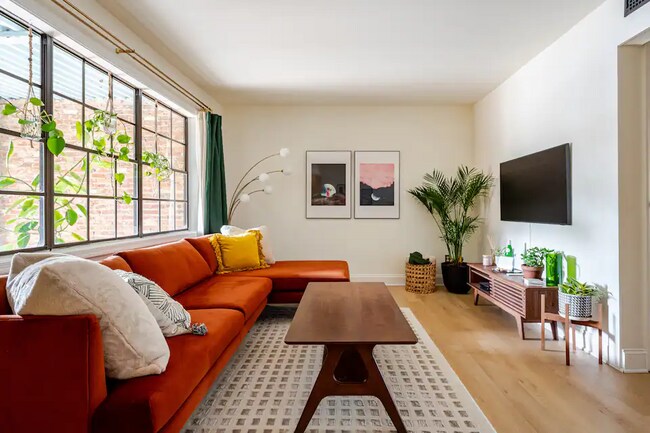807 W Trinity Ave, Unit 128 Unit 128