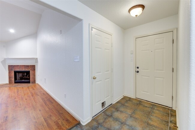 Photo - 46 Drifting Shadows Cir