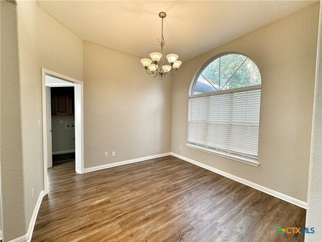 Photo - 521 Woodlake Dr