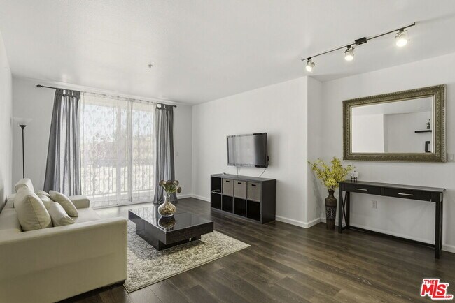 3740 Santa Rosalia Dr Unit 223