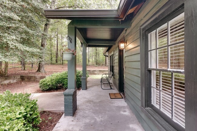 Photo - 505 Cherokee Rd