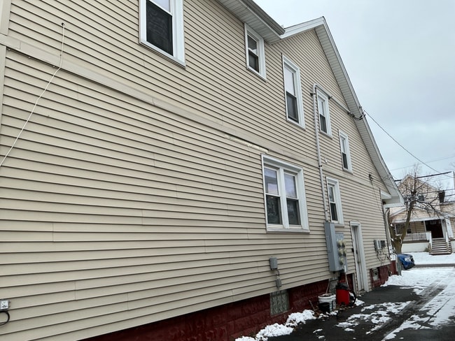 Photo - 117 Bloomfield Ave Unit 3