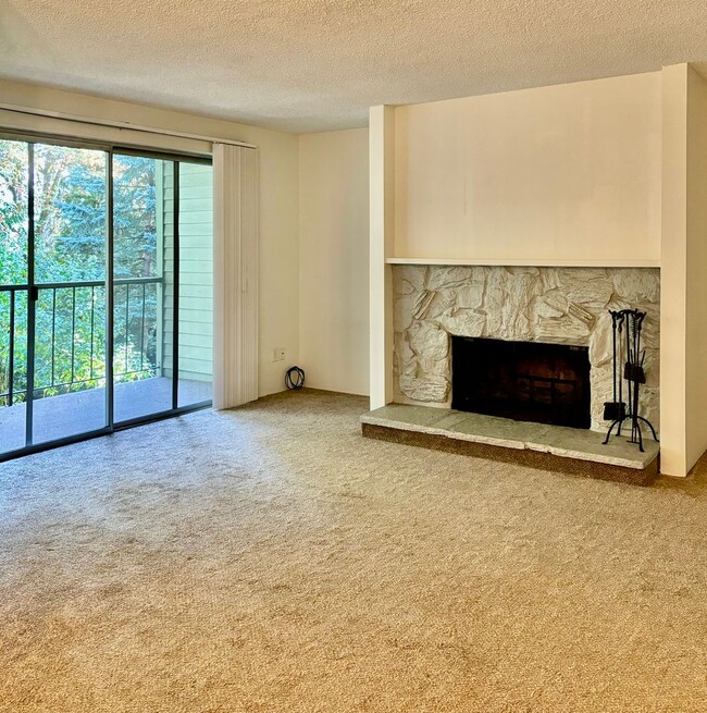 Charming 1 Bed / 1 Bath Sammamish Bluffs c... - Charming 1 Bed / 1 Bath Sammamish Bluffs c... Condo