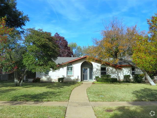 Building Photo - 12731 High Meadow Dr Rental