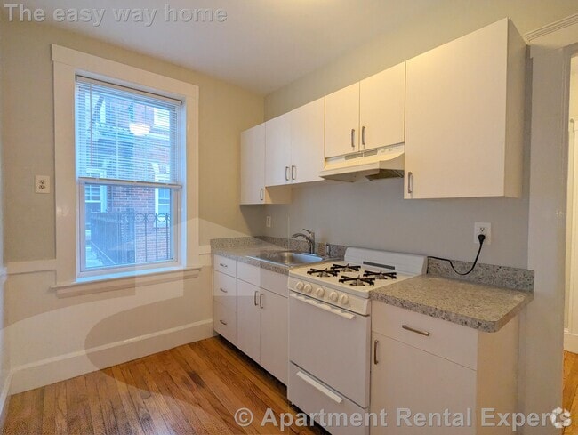 Building Photo - 156-158 Summer St Unit #309 Rental