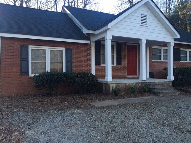 Cute house near UGA and 5 Points. - 2136 S. Lumpkin