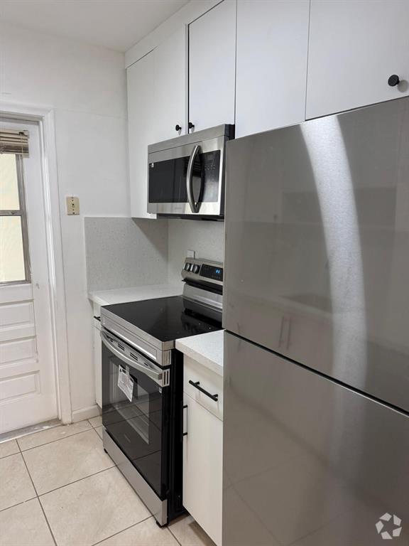 Building Photo - 5300 Hollywood Blvd Unit 206 Rental