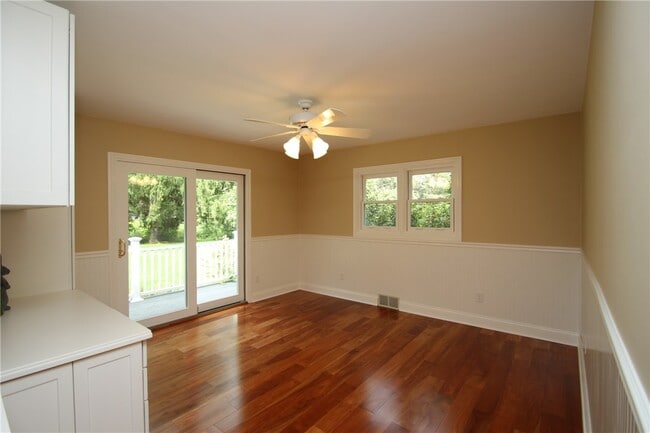 Photo - 5 Spruce Ln