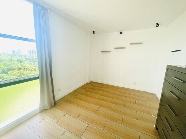 3301 N Country Club Dr Unit 712