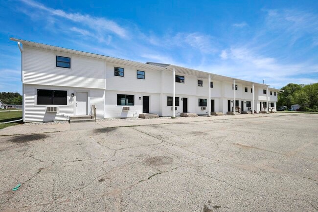 Building Photo - 424 E Union St, Lone Rock, WI 53556