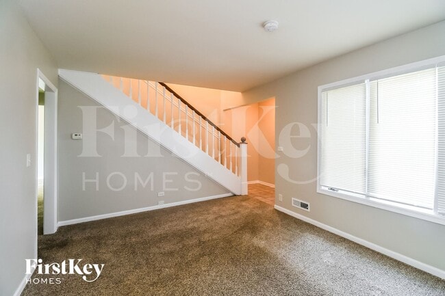 Photo - 18722 Hamlin Ave