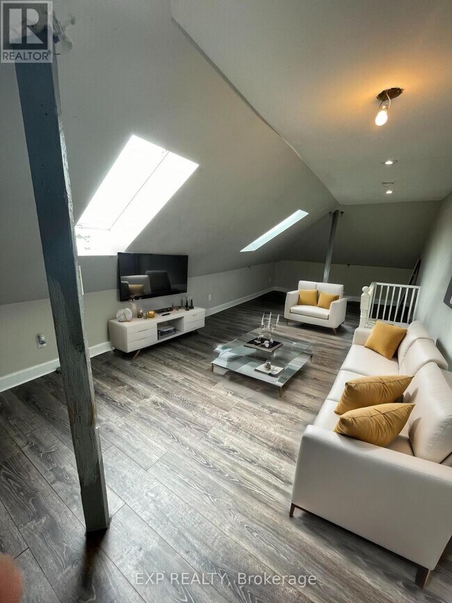 Photo - 17 Victoria Ave