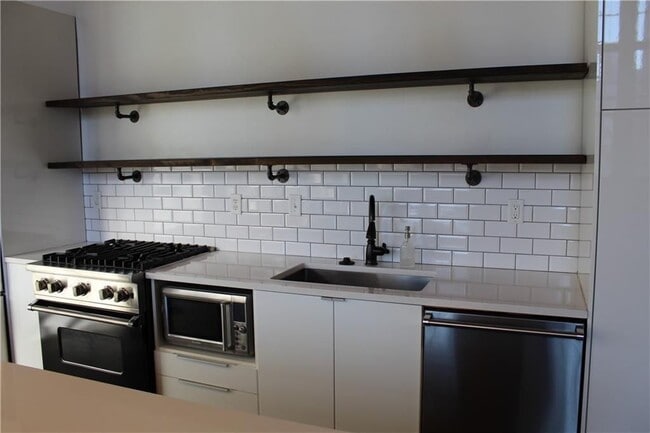 Photo - 170 Boulevard NE Unit 306H