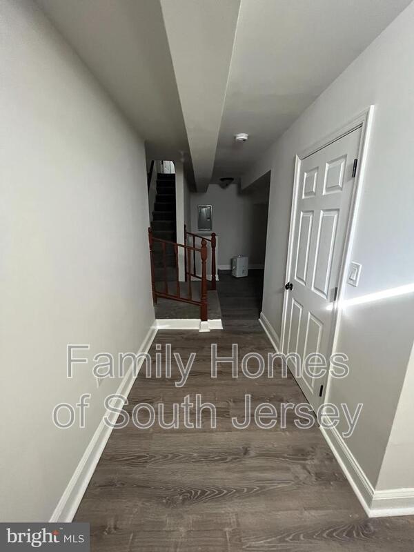 Photo - 3205 Latona St
