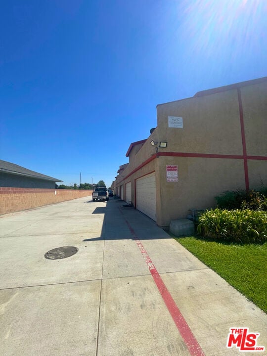Building Photo - 3160 Vineland Ave Unit 3