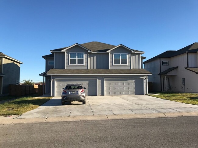 Building Photo - Townhome for rent