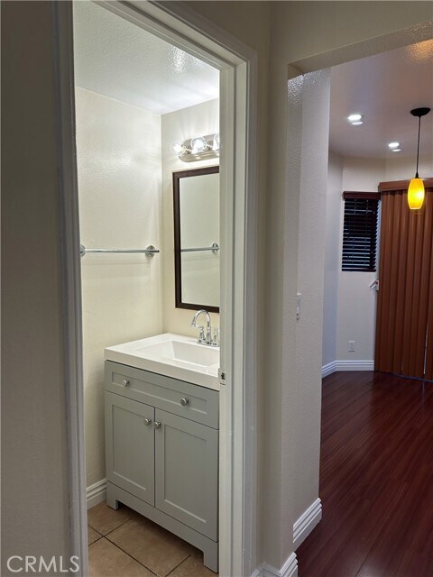 22865 Del Valle St Unit 12