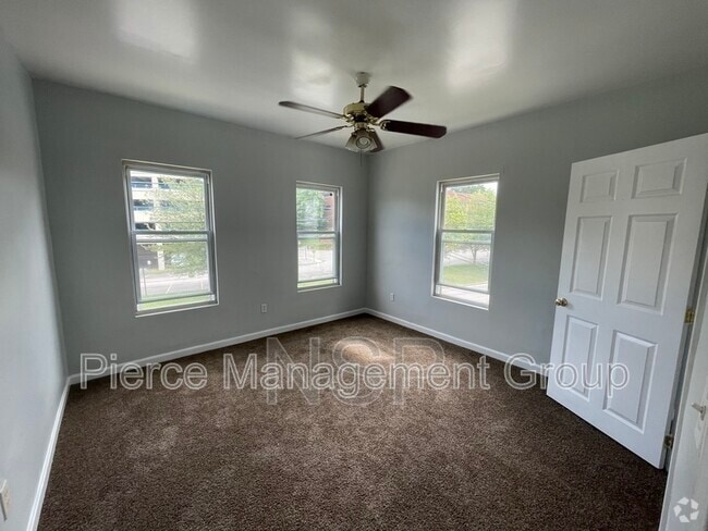 Building Photo - 529 Massabesic St Unit 3W Rental