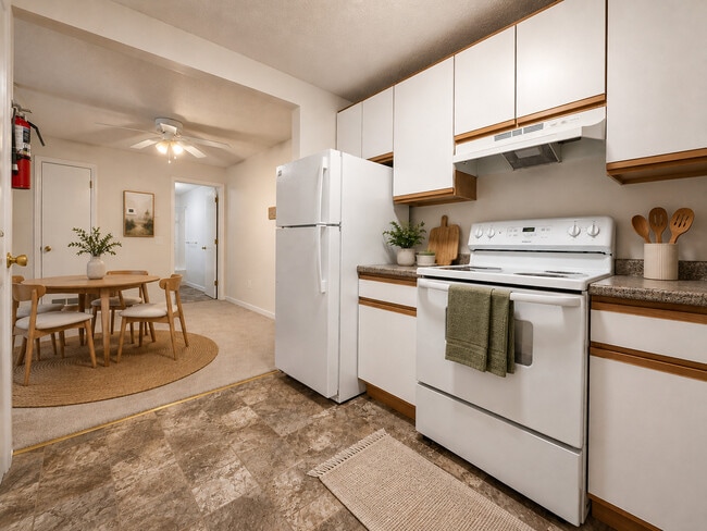 Oak Creek Apartments