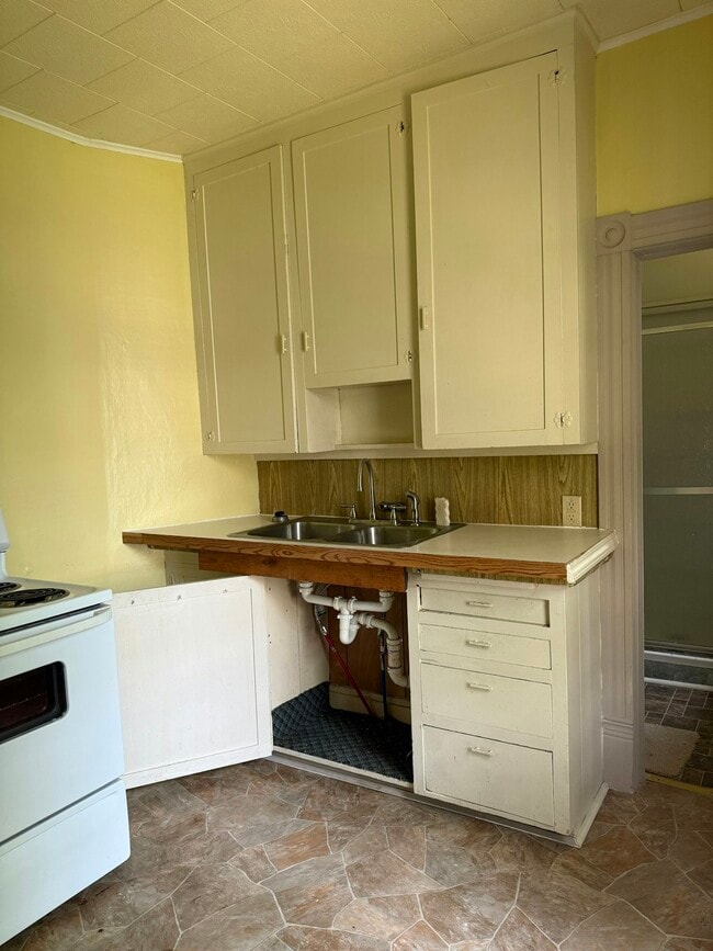 Photo - 218 E Erie St Unit 4