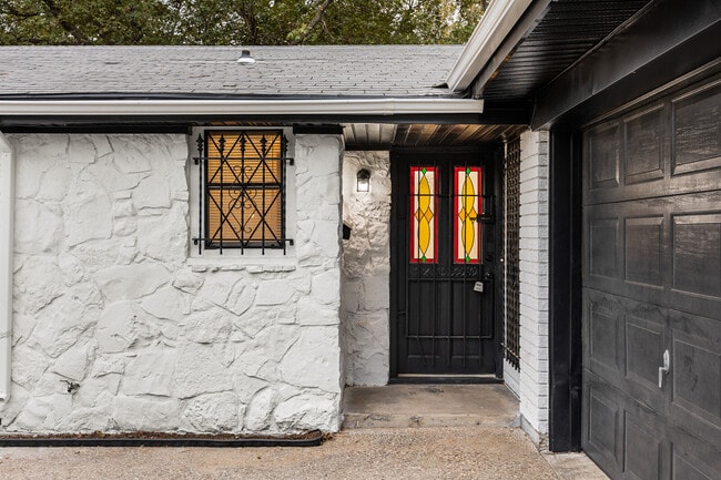 Photo - 401 Carver Ave