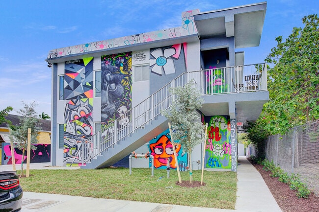 346 NW 35th St