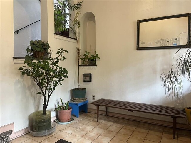 Photo - 5917 Walnut St