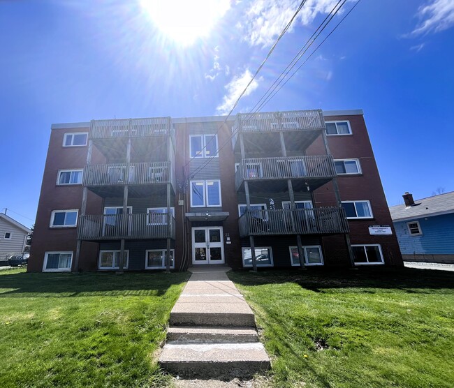 Building Photo - 22 High St Unit 13