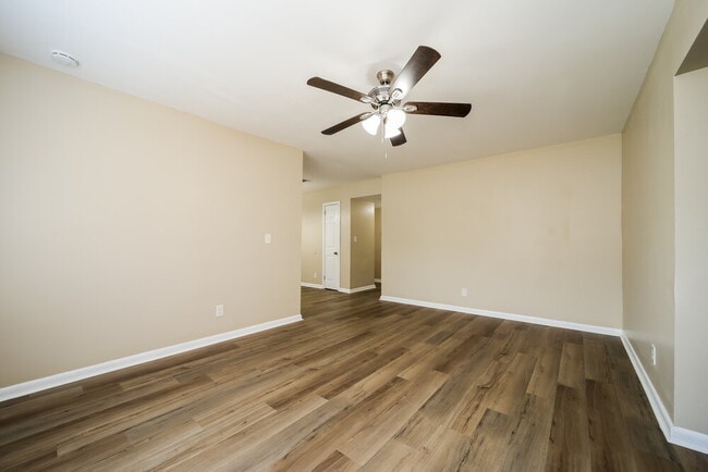 Photo - 7580 Melvin Rd