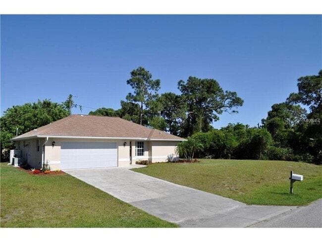 Photo - 2-Bed, 2-Bath Venice Home with Brand New Roof and AC