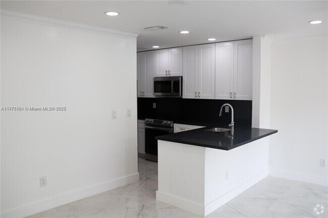 Building Photo - 2550 W 67th Pl Unit 22-32 Rental