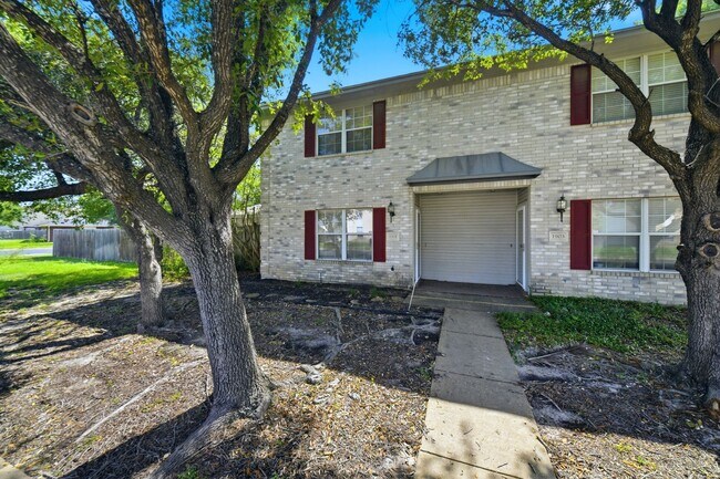 1901 Woodsman Dr Unit 1