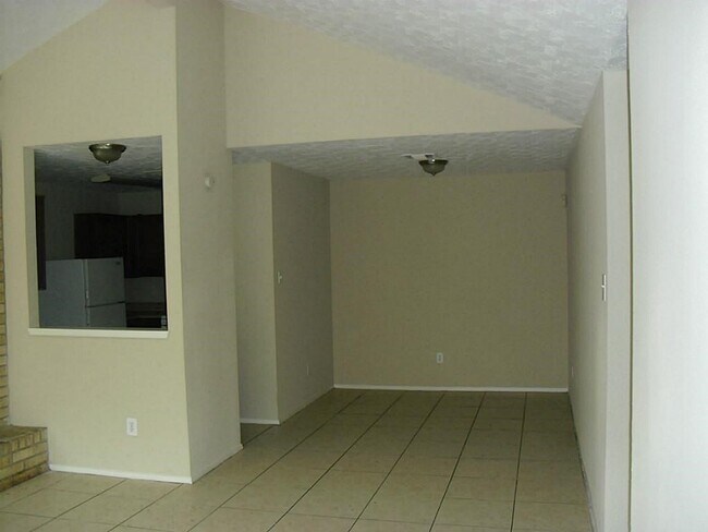 Photo - 16505 Monte Carlo Ln