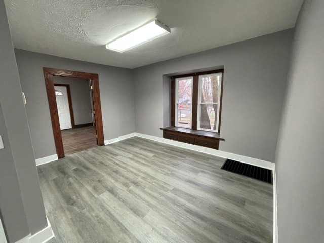 Photo - 879 Chester Ave