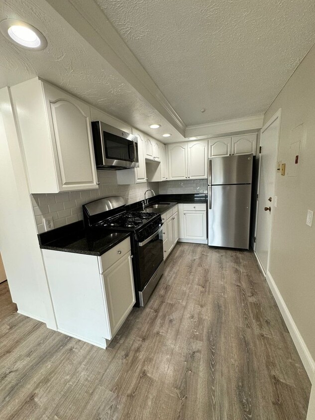 Beautifully Renovated 2BR Unit in Billerica - Beautifully Renovated 2BR Unit in Billerica