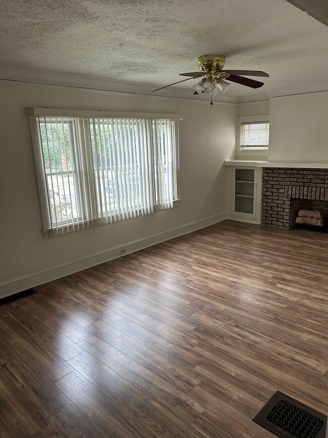 Photo - 1463 Riverside Dr Unit #1