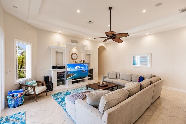 Photo - 950 Snowberry Ct