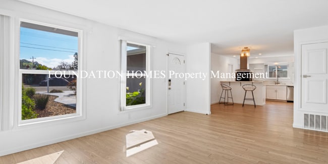 Photo - 151 Kenwood Ct