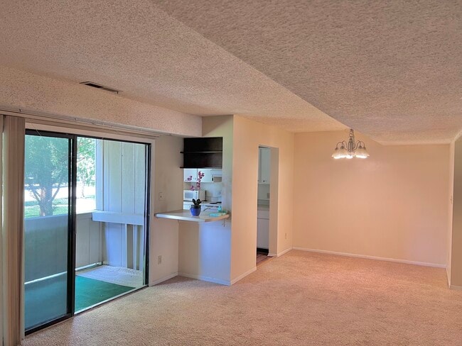 Photo - 2127 Melrose Dr Unit B