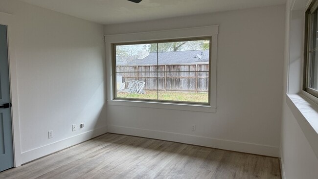 Building Photo - 1906 Shadow Bend Dr