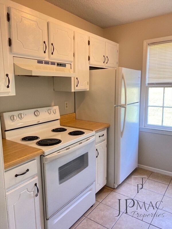 Photo - 18 Simmons Ct