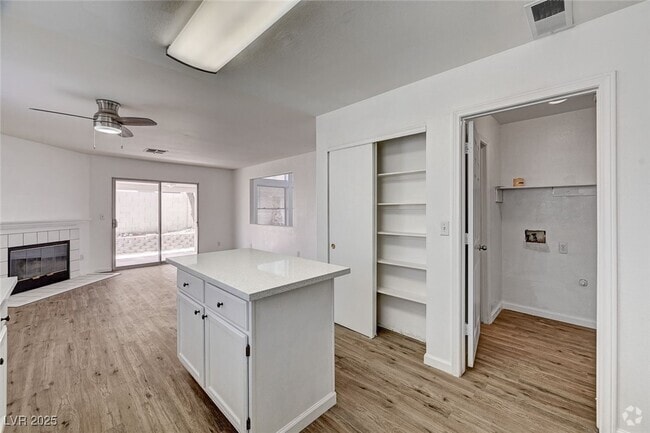 Building Photo - 8213 Mt Brodie Cir Rental