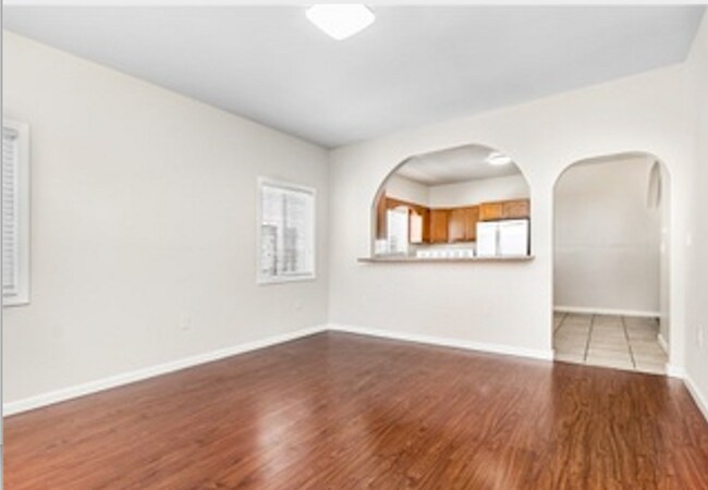 Photo - 3028 Edgehill Dr Unit 3028