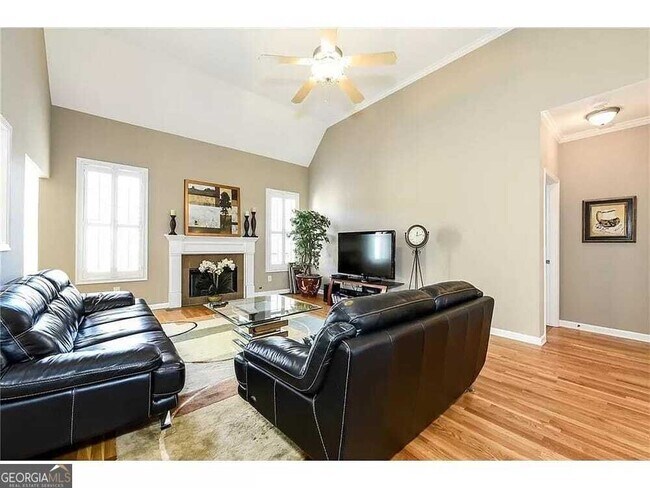 Photo - 2479 Sandstone Pl NE