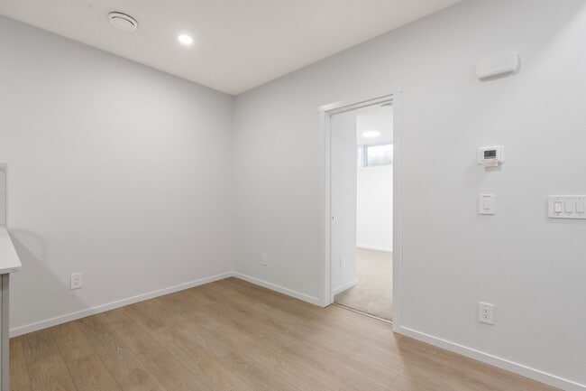 Photo - 3616-3213 213 St NW